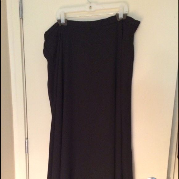 Sleeveless top and long skirt set - Picture 2 of 5